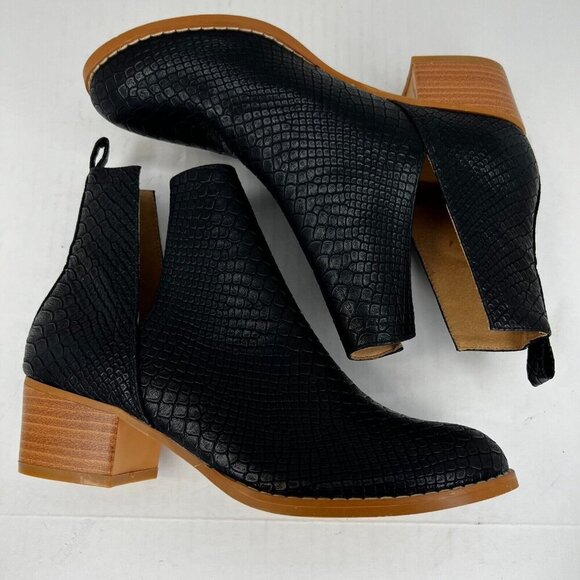 Womens Black Reptile Cut Out Almond Toe Booties Slip Size 8 Ankle Boots - Picture 6 of 9